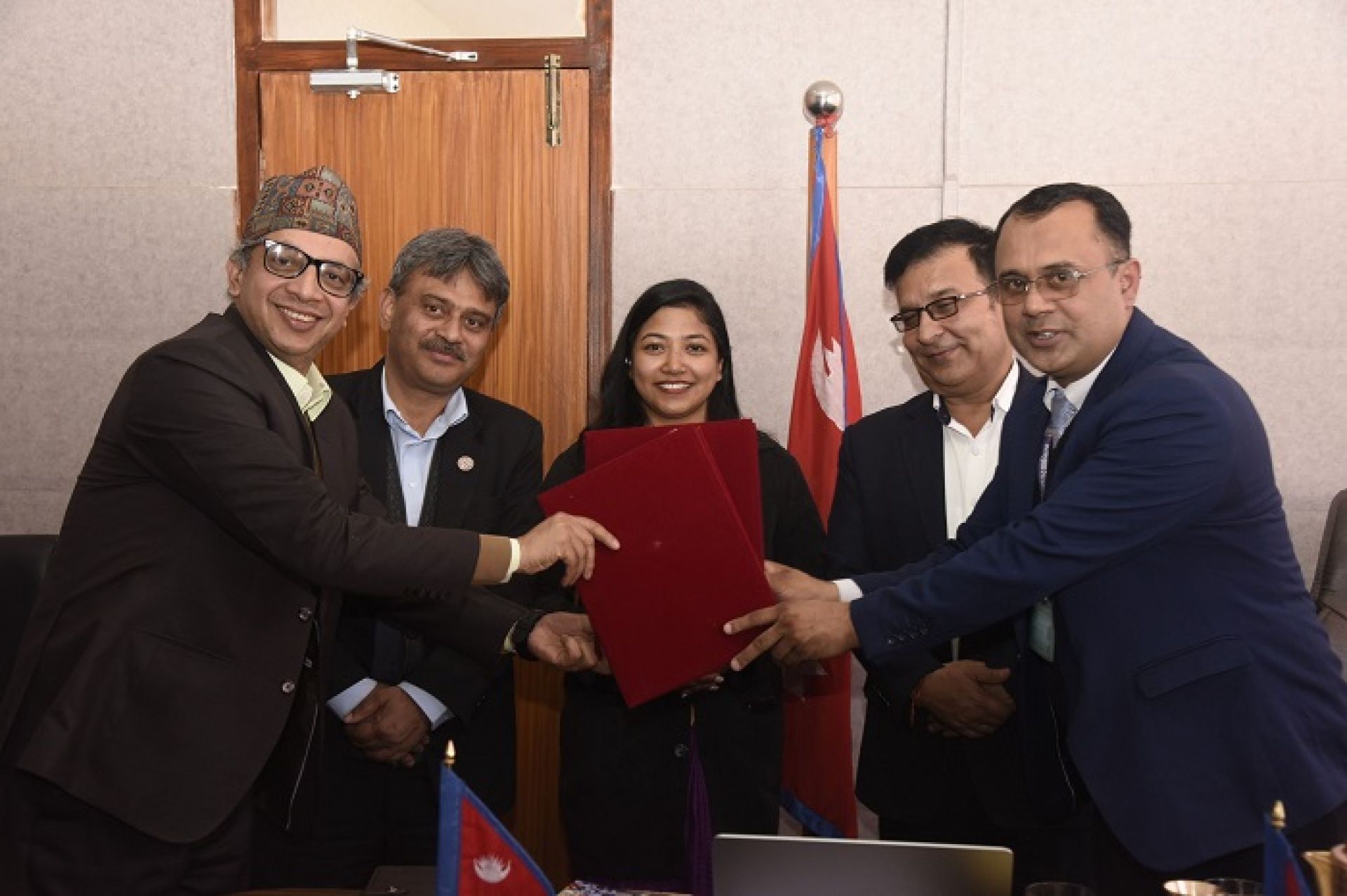 सामुदायिक शैक्षिक सुधार कार्यक्रम सञ्चालन गर्न महानगर र केयुबीच नीतिगत सम्झौता 